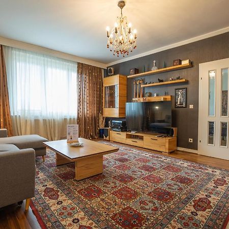Apartment With A Balcony - 15 Min To City Center Viena Exterior foto